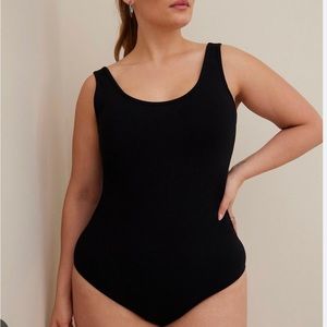 NWT Foxy Double Scoop Neck Tank Bodysuit size 5 Black